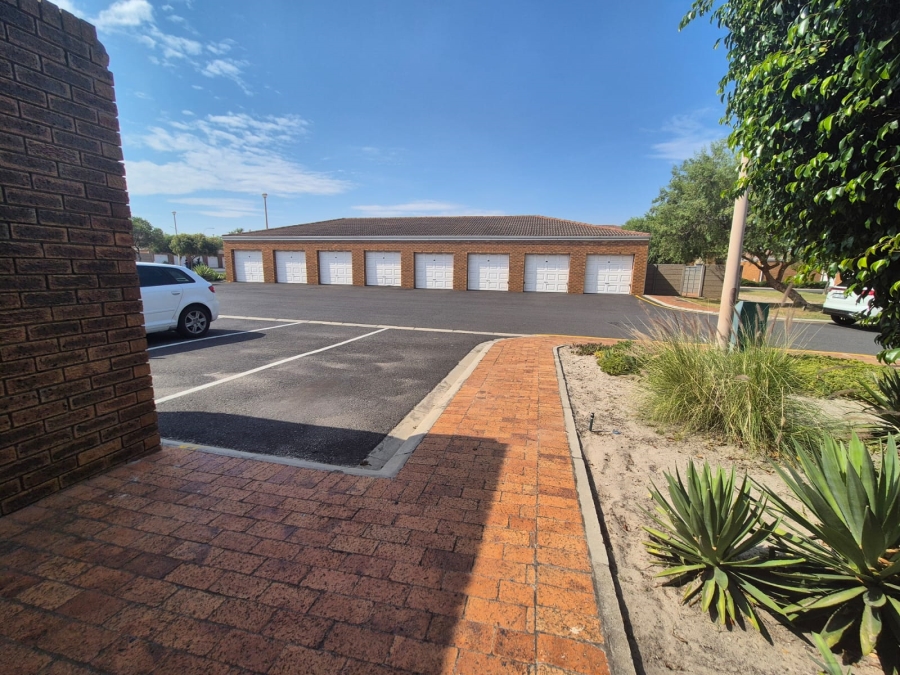 To Let 2 Bedroom Property for Rent in Protea Heights Western Cape